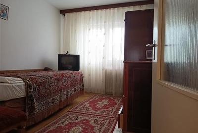 Apartament decomandat,zona de interes, potential ridicat,Calea Bucuresti,Astra,B - 6
