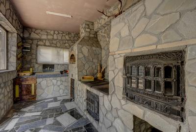 Casă cu 6 camere cu Teren 1641 Mp în Corbeanca - 2