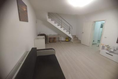 Vila cu 3 camere,2 bai, curte libera,magazine apropiere Vila cu 3 camere,2 bai, curte libera,magazine apropiere - 2