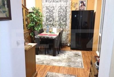 Apartament cu 3 camere decomandat în Petros - 3
