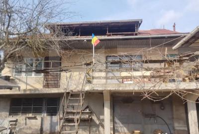 Casă cu 4 camere cu Teren 750 Mp în Poiana - 12