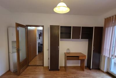 Apartament cu 2 camere semidecomandat, Str. Hameiului 3 - 5