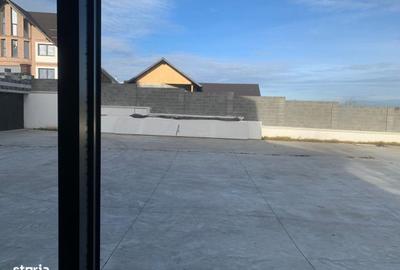 Spațiu comercial, de 300 mp, în Central - 13