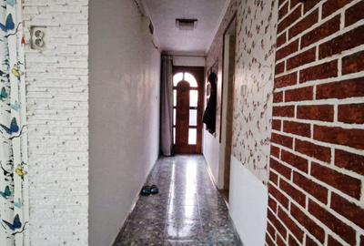 Casă individuală cu 4 camere cu Canalizare în Central - 9