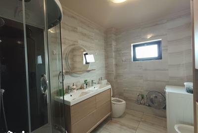 Casă cu 7 camere cu Teren 460 Mp în Central - 12