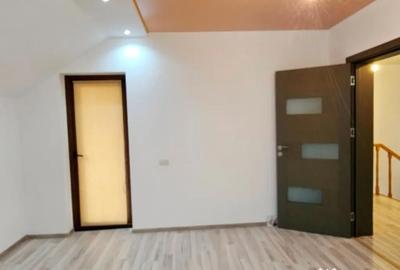 Casă cu 4 camere cu Teren 500 Mp în 1 Mai - 13