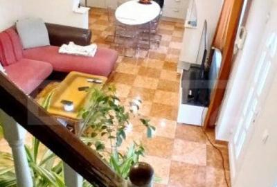 Doua case de vanzare, 263 mp, teren 800 mp, zona Iosia, in e - 16