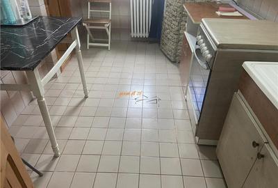 Apartament 2 camere , zona Inspectoratul Scolar - Scoala nr - 4