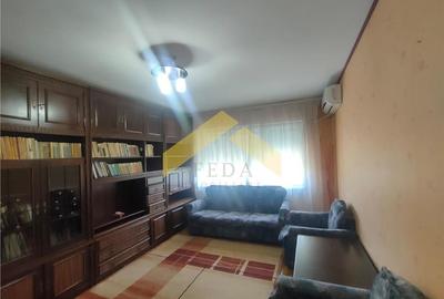 Apartament 3 camere de inchiriat Boul Rosu