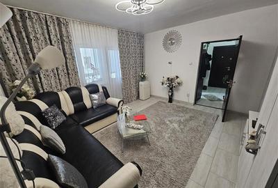 Apartament cu 3 camere semidecomandat în Micro IV - 12