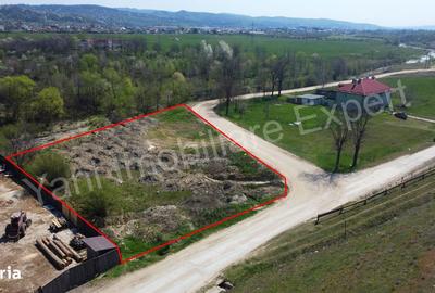 Teren de 2169 mp, în Albești - 2