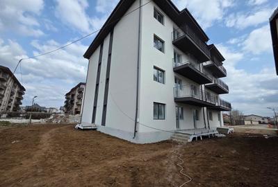 Apartament cu 3 camere decomandat în Dobroești