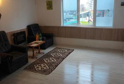Spațiu comercial, de 35 mp, în Central - 4