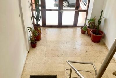 Proprietar , vând Ap 3 cam , decom , 110 mp Constr , Lujerului