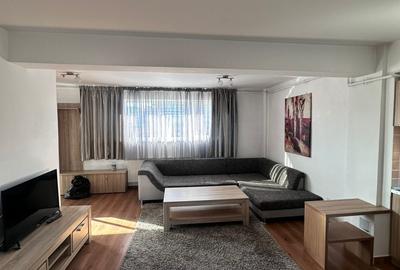 Apartament cu 3 camere semidecomandat în Calea Turzii