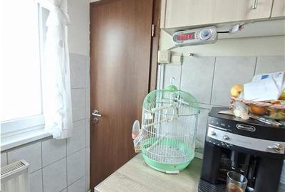 Apartament cu 3 camere decomandat, mobilat în Vasile Aaron - 7