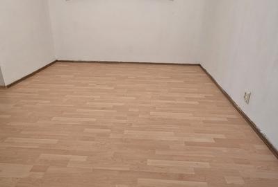 Apartament cu 2 camere decomandat în Berceni
