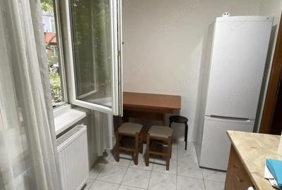 Garsonieră decomandată, mobilată în Gorjului