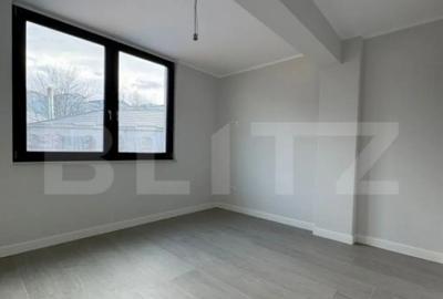Apartament cu 3 camere decomandat în George Enescu - 2