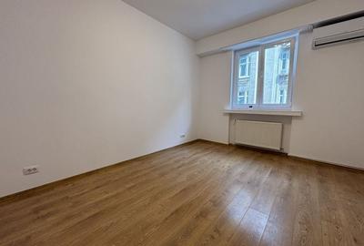 Apartament cu 3 camere decomandat în P-ța Romană