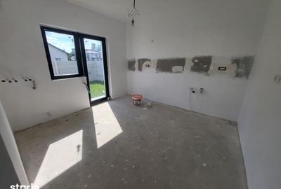 Casă cu 3 camere cu Teren 320 Mp în Central - 1