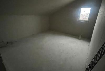 Casă cu 5 camere cu Teren 175 Mp în Central