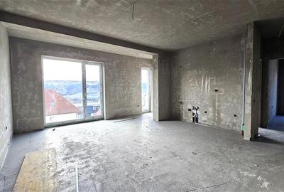 Apartament cu 3 camere semidecomandat în Baciu - 2