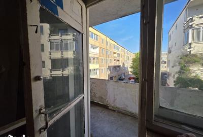 Apartament cu 3 camere decomandat în Piața Centrală - 12