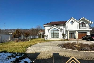 Casa lux cu 4 camere de inchiriat in zona Podgoria-Oradea - 2