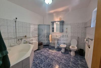 Casă pe trei niveluri, 264 mp utili + Foisor ,teren 2400 mp. - 7