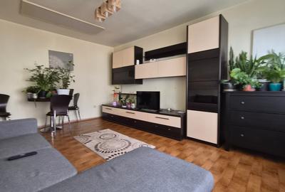 Apartament cu 3 camere decomandat, mobilat în Boema - 2