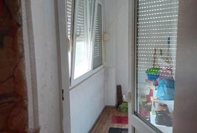 Apartament cu 4 camere în Petrila - 2