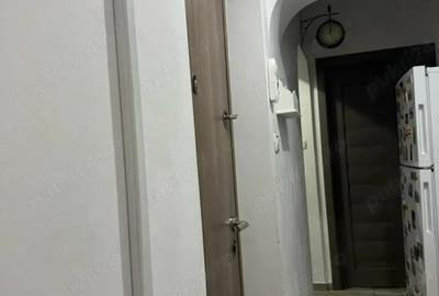 Vand apartament 3camere,central an 1977 - 2