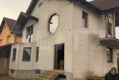 Casa de vanzare, cu 6 camere, 163 mp, zona Cetate - 3