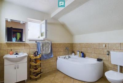 Casă cu 5 camere cu Teren 400 Mp în Utvin - 10