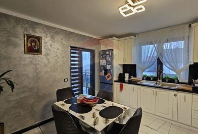 Casă cu 5 camere cu Teren 2500 Mp în Moara Nica - 29