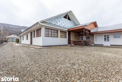 Casă cu 7 camere cu Teren 1500 Mp în Blăgești - 8