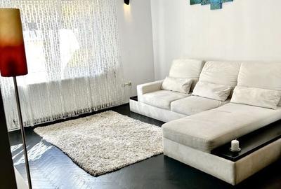 Apartament cu 3 camere nedecomandat, mobilat în Parcul Carol