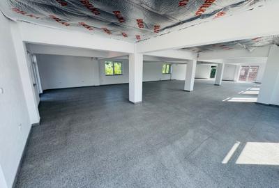 Spațiu comercial, de 500 mp, în Central - 7