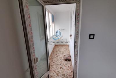 Ap. 3 camere semidecomandat, etaj 2, Piata Darmanesti - 2