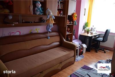 Apartament cu 3 camere decomandat în Tudor - 8