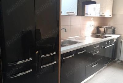 Apartament 3 camere decomandat zona buna