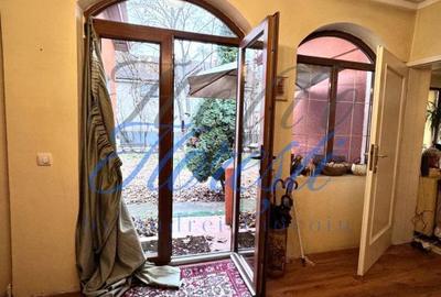 Casă cu 5 camere cu Teren 530 Mp în Florești