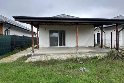 Casă cu 3 camere cu Teren 400 Mp în Domnești - 2