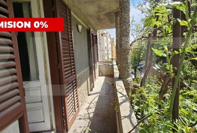 Casa cu 2 apartamente de 3 camere in centru