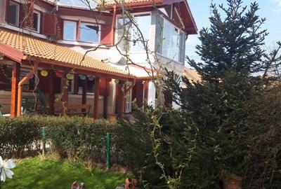 Casă cu 4 camere în Topolovățu Mare