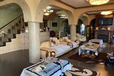 Casă cu 8 camere cu Canalizare în Afumați - 3