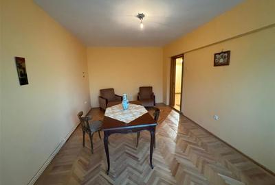 Apartament 3 camere, etaj 1, zona Garii , decomandat, parcare - 6