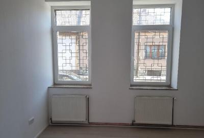 SP birou la casa central , lux 2 cam dep , baie , intr auto - 5