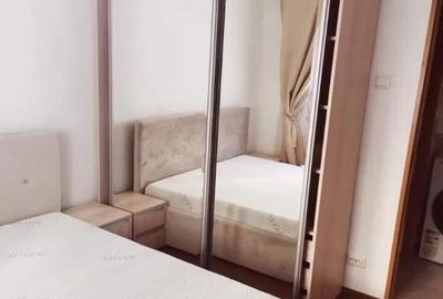 Apartament cu 2 camere decomandat în Tractorul